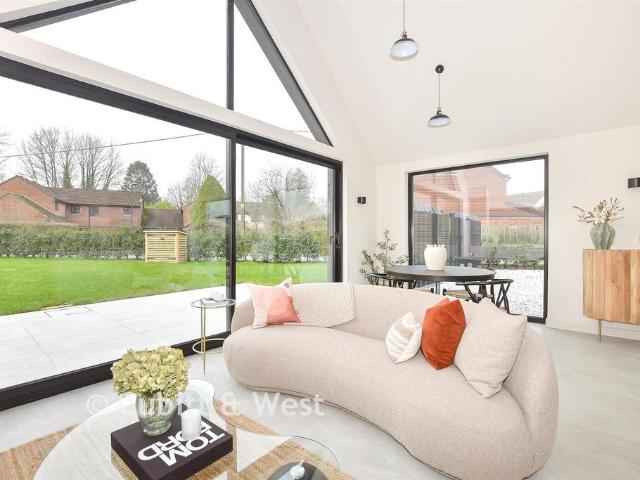 House for sale in Perryfields, West Sussex