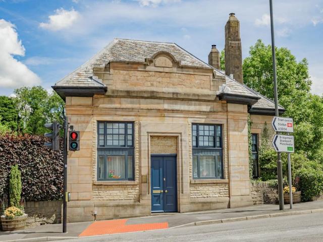 House for sale in Buxworth, Charlesworth