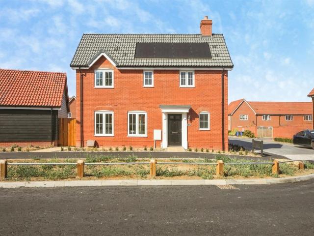 House for sale in Moreton Hall, Chedburgh