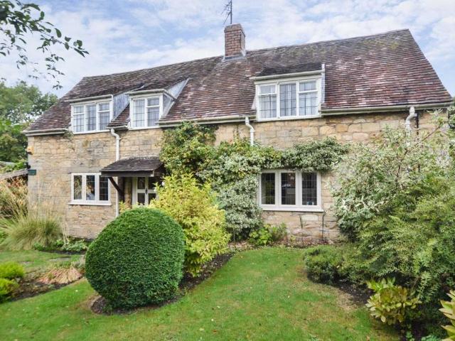 House for sale in Bredon's Norton, Crookhill