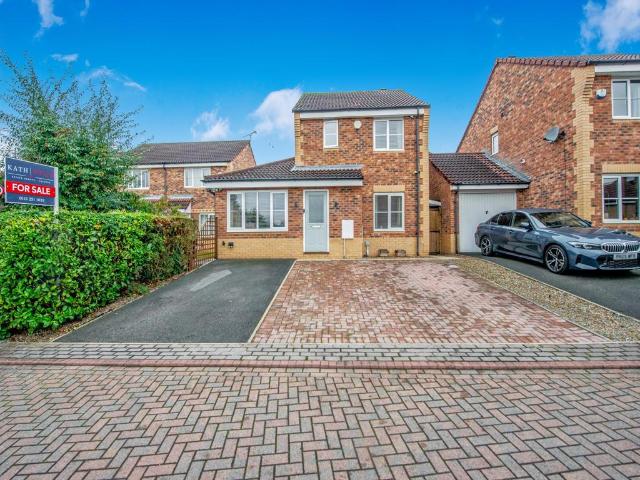 House for sale in Park Spring, Leeds