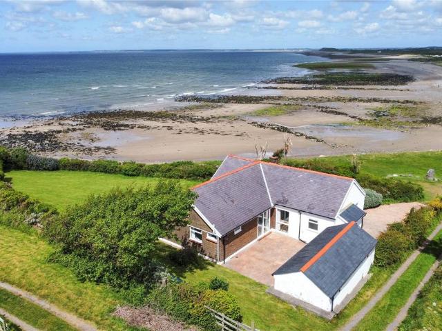 House for sale in Pontllyfni, Wales