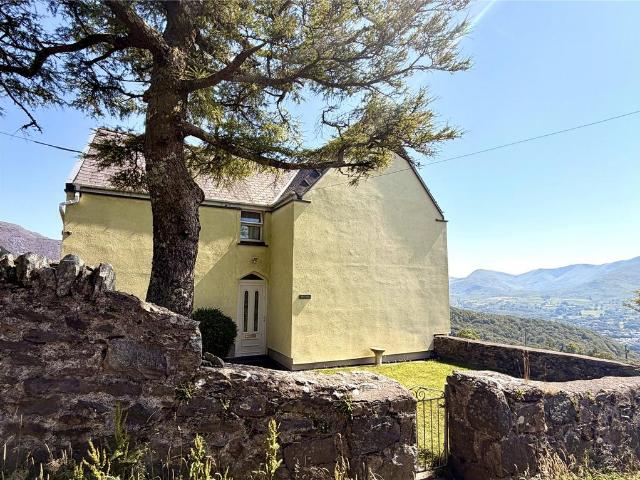House for sale in Llanddeiniolen, Dinorwig