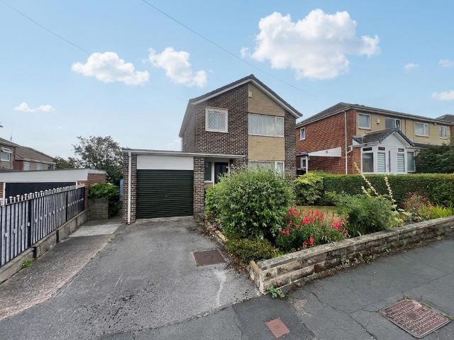 House for sale in Huddersfield, West Yorkshire