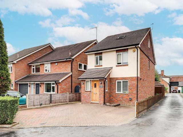 House for sale in Five Acres, Hertfordshire