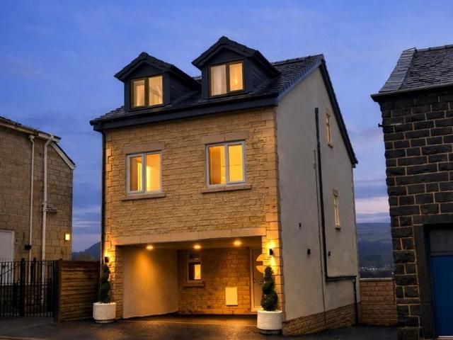 House for sale in Shuttleworth, Bury