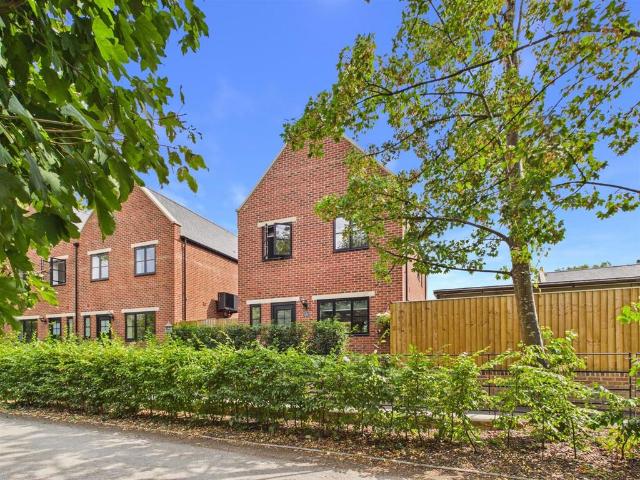 House for sale in Millend, Stroud