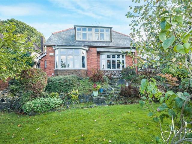 House for sale in Cimla, Neath