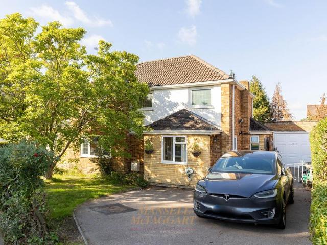 House for sale in Pound Hill, Crawley