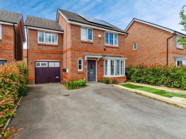House for sale in Darlaston, West Midlands