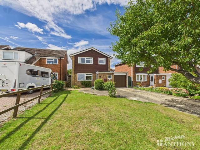 House for sale in Victoria Park, Aylesbury