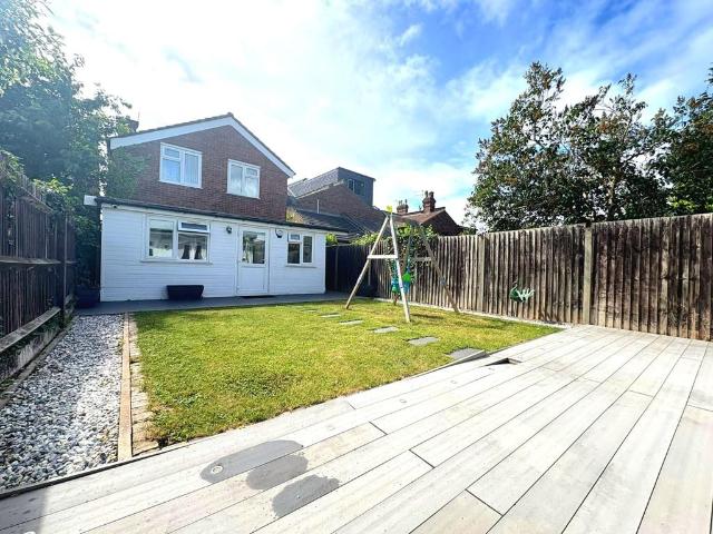 House for sale in Harrow Weald, Greater London