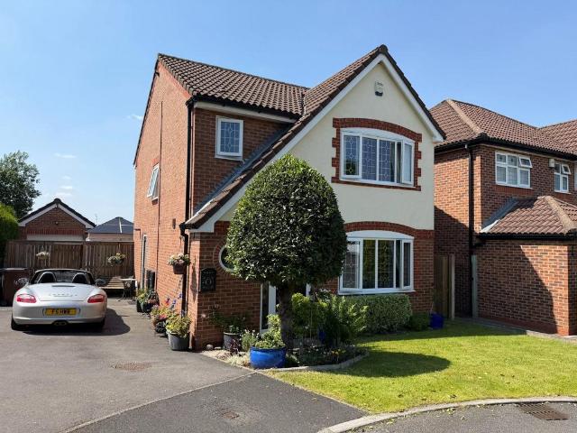 House for sale in Cheetham Fold, Greenheys