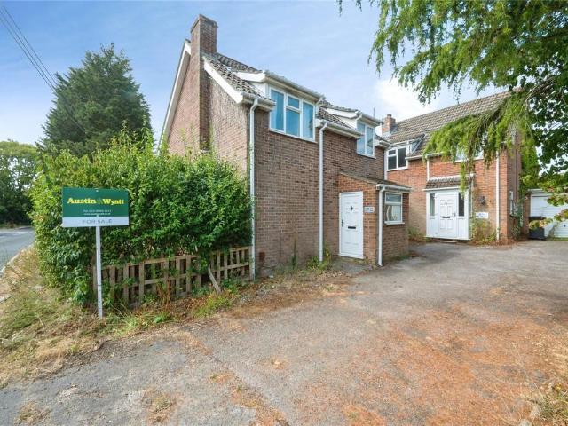 House for sale in Butlocks Heath, Helford