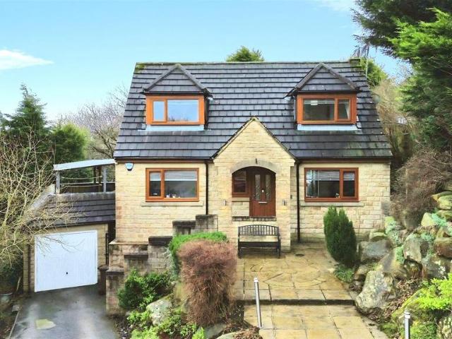 House for sale in Slack Side, West Yorkshire