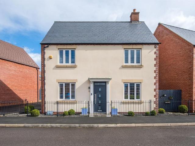House for sale in Desborough, North Northamptonshire