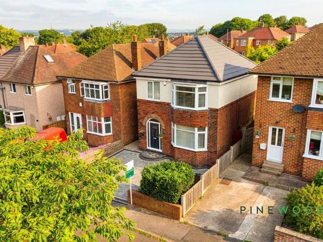 House for sale in Loundsley Green, East Midlands