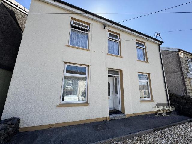 House for sale in Tonyrefail, Coedely