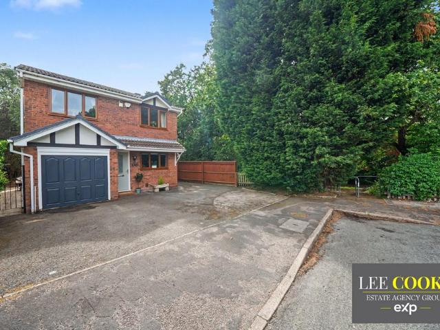 House for sale in Heath Hayes and Wimblebury, Chadsmoor