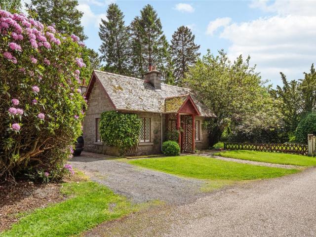 House for sale in Dunecht, Scotland