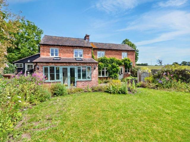 House for sale in Bredon's Norton, Crookhill