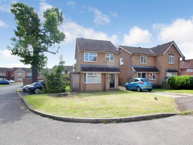 House for sale in Carpenders Park, Three Rivers
