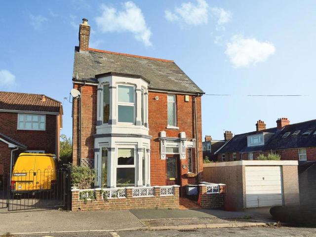 House for sale in Midhurst, Chichester