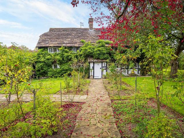 House for sale in Pachesham Park, Surrey