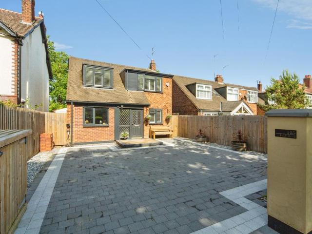 House for sale in Overchurch Hill, Upton