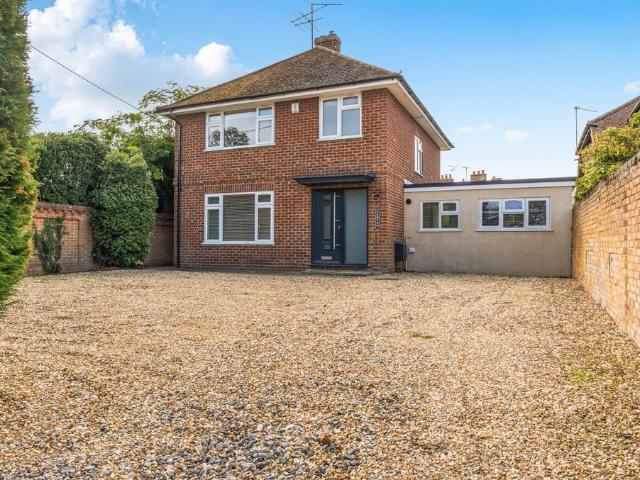 House for sale in Swallowfield