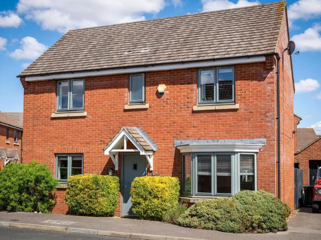 House for sale in Oakridge Park, Old Wolverton