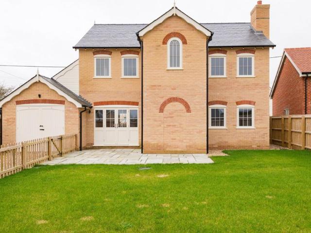 House for sale in Chelmondiston, Suffolk