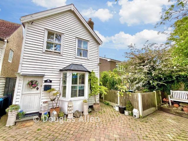House for sale in Chigwell, Epping