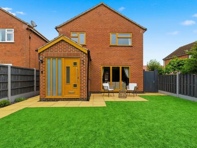 House for sale in Barton In Fabis, East Midlands