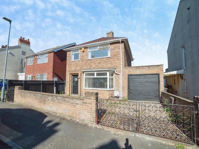 House for sale in Huthwaite, East Midlands