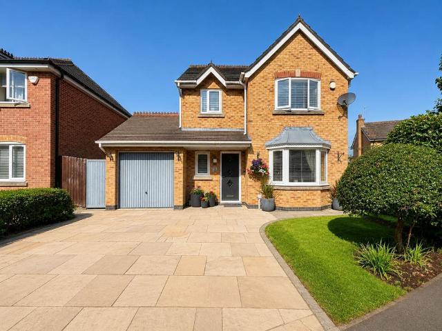 House for sale in Roby Mill, Lancashire