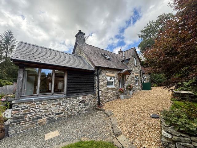 House for sale in Gorsgoch, Wales