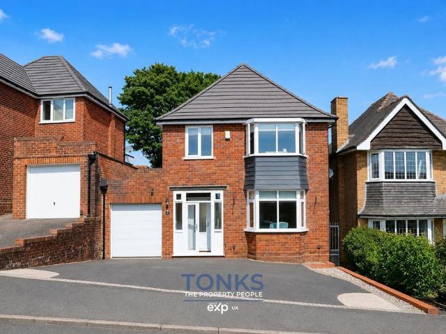 House for sale in Dixons Green, West Midlands