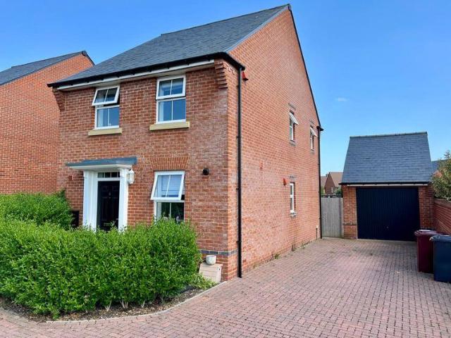House for sale in Littlecote, West Sussex
