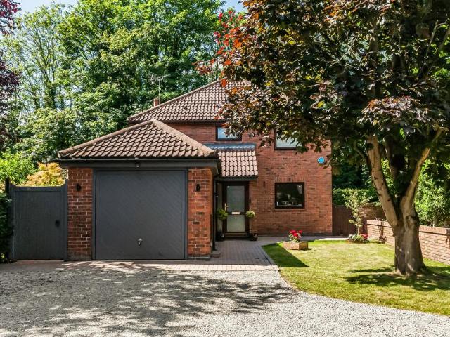 House for sale in Stamford Bridge