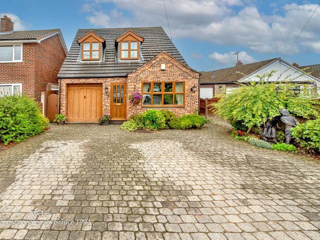 House for sale in Landywood, Great Chatwell
