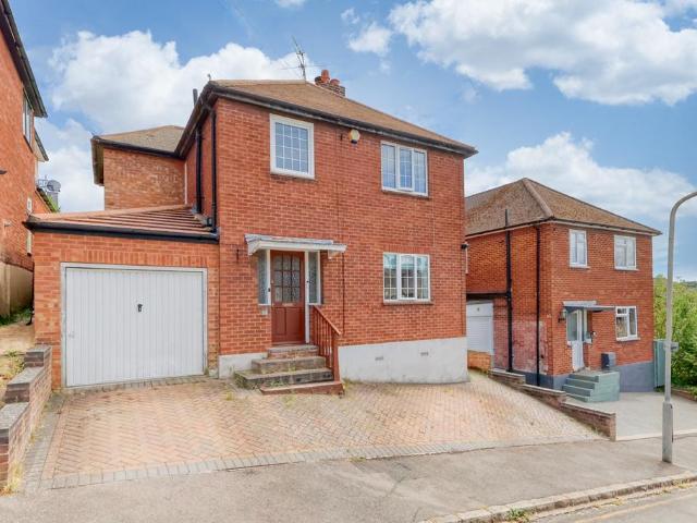 House for sale in Totteridge, Cressex