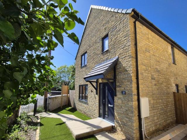 House for sale in Easton-in-gordano, North Somerset