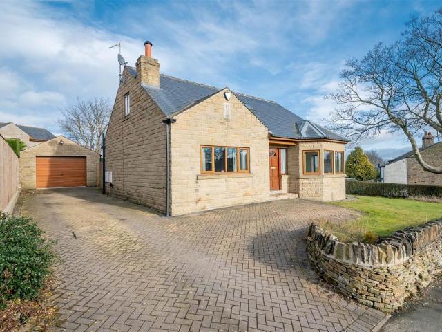 House for sale in Shelley, Skelmanthorpe