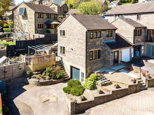 House for sale in Wellhouse, Golcar