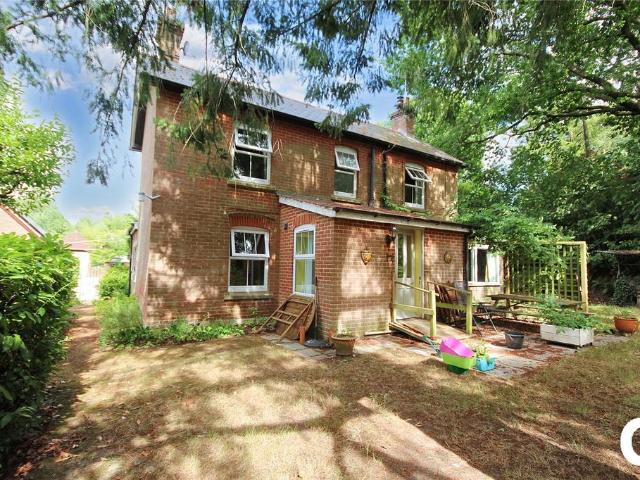 House for sale in Alderholt, East Dorset