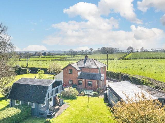 House for sale in Knighton on Teme, Forthampton