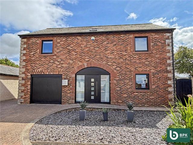 House for sale in Woodside