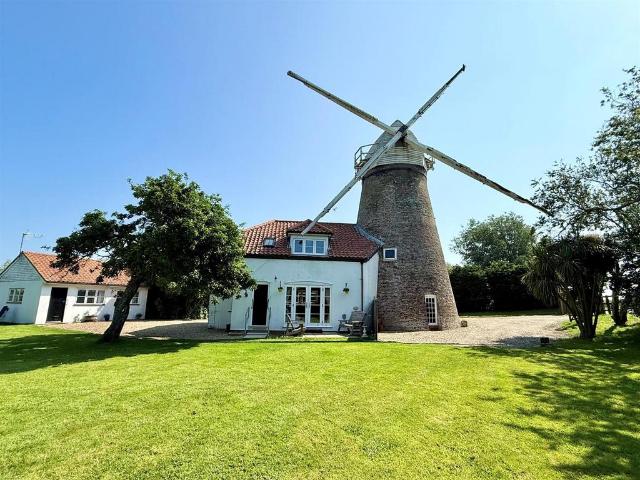 House for sale in Mautby, Stokesby