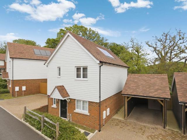House for sale in Hawkenbury, Sandown Park